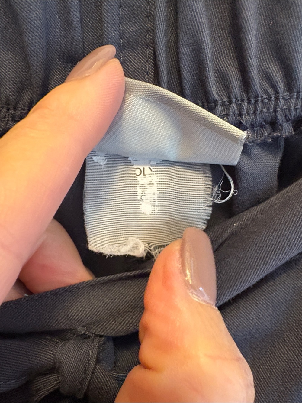 Women’s Grey’s Anatomy Grey Drawstring Scrub Pants - Picture 4 of 9